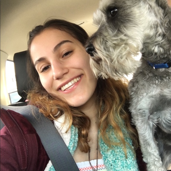 Meet your Posher, Emily - Picture 1 of 2